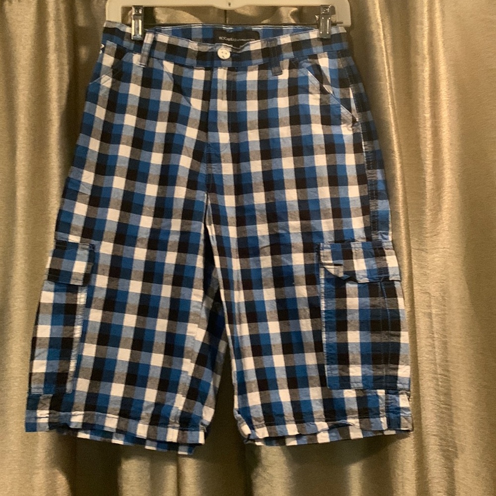 Like new Rocawear size 29 blue/black/white plaid shorts